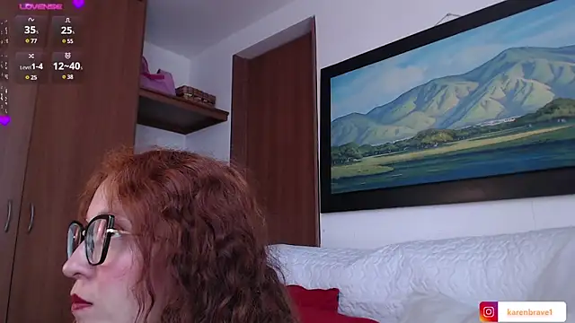 Snapshot of karen_brave chatting on 12.04.24 karen brave online show from 12.04.24