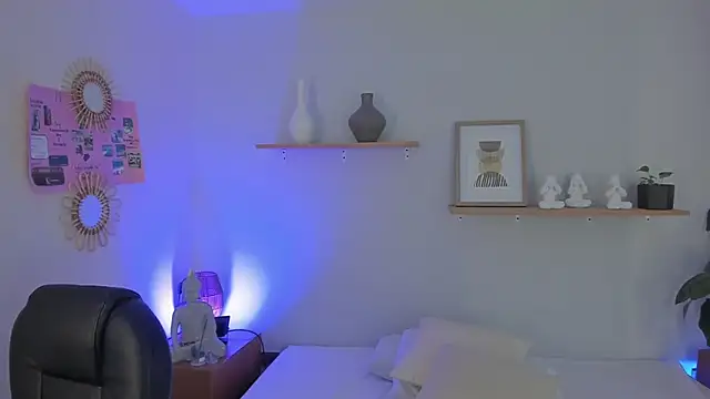 Snapshot of moll1e_ chatting on 03.03.25 moll1e online show from 03.03.25