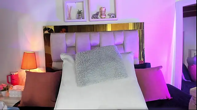 emmy r online show from 11.19.25