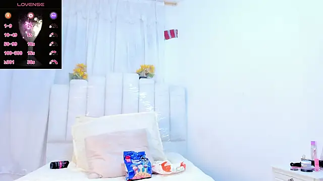 RoxannaBlanche online show from 12.23.25