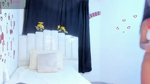 RoxannaBlanche online show from 04.10.26