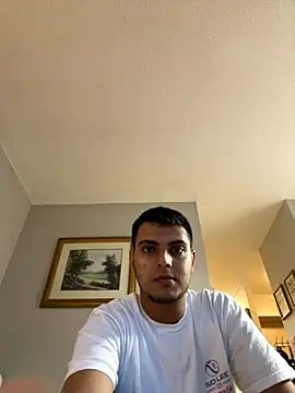 Snapshot of Cutekillerhunk chatting on 10.23.25 Cutekillerhunk online show from 10.23.25