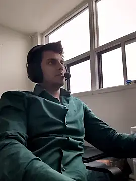 Snapshot of Cutekillerhunk chatting on 01.13.26 Cutekillerhunk online show from 01.13.26