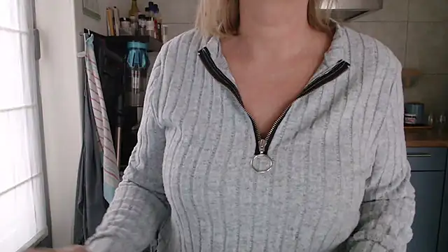 Snapshot of legalyblond chatting on 02.19.26 legalyblond online show from 02.19.26