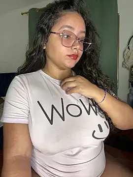 Snapshot of CurlyGirl_1 chatting on 11.13.25 CurlyGirl 1 online show from 11.13.25