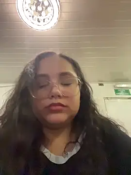 Snapshot of CurlyGirl_1 chatting on 11.14.25 CurlyGirl 1 online show from 11.14.25