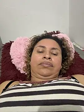 Snapshot of SheraHadee chatting on 06.18.26 SheraHadee online show from 06.18.26