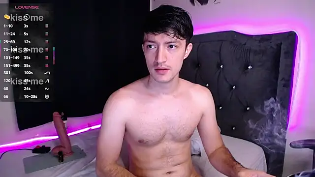 Snapshot of henry_diiaz chatting on 11.22.25 henry diiaz online show from 11.22.25