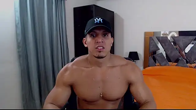 Snapshot of Frank_heaven01 chatting on 01.09.26 Frank heaven01 online show from 01.09.26