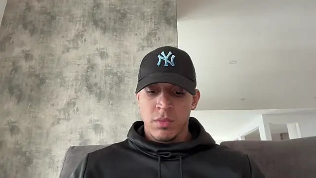 Snapshot of Frank_heaven01 chatting on 02.03.26 Frank heaven01 online show from 02.03.26