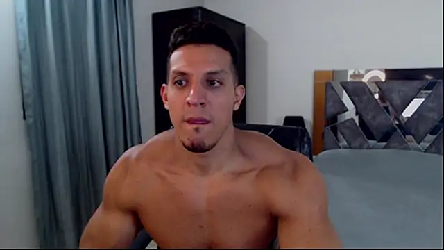 Snapshot of Frank_heaven01 chatting on 02.13.26 Frank heaven01 online show from 02.13.26