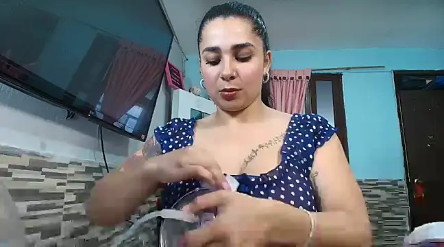 Meganmilk1 online show from 12.17.24