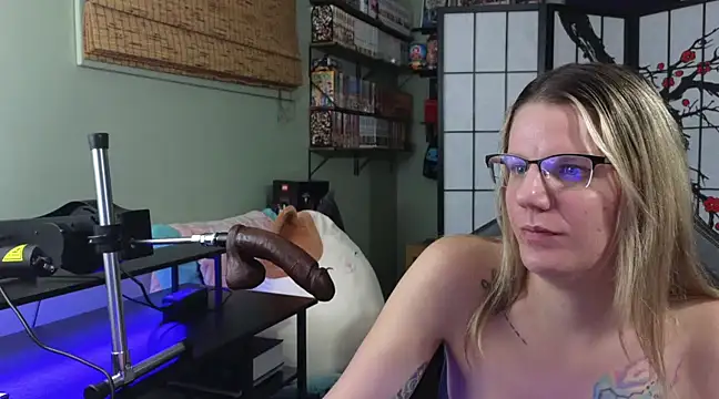 Sarahtineke online show from 12.23.24