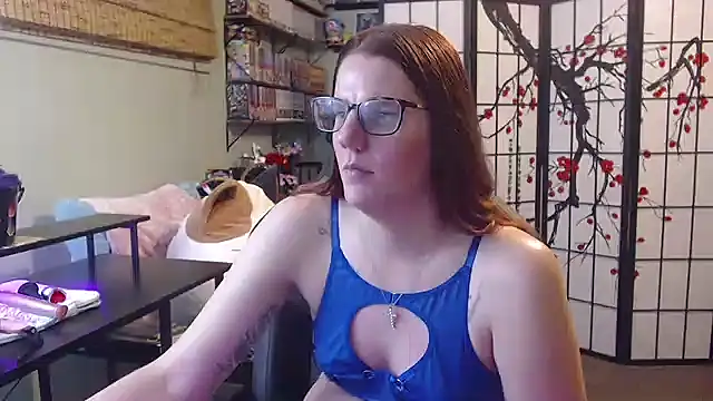 Sarahtineke online show from 06.12.26