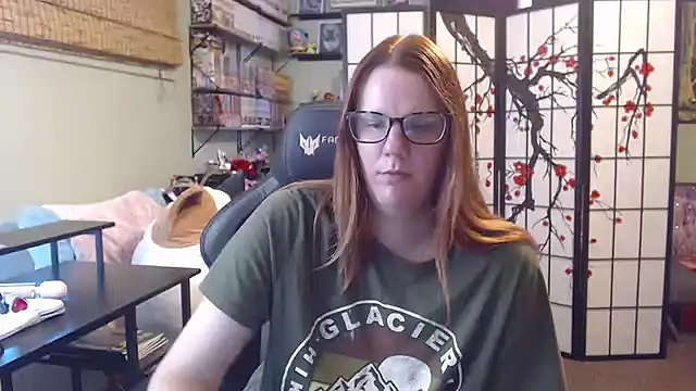 Sarahtineke online show from 07.11.26