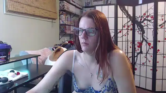 Sarahtineke online show from 07.12.26
