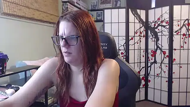Sarahtineke online show from 08.02.26