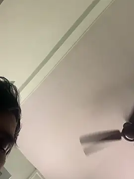 hitlar1026 online show from 12.21.25