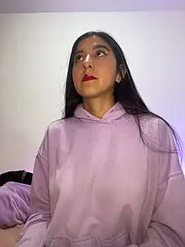 Snapshot of BubbleGumm_ chatting on 02.19.25 BubbleGumm online show from 02.19.25