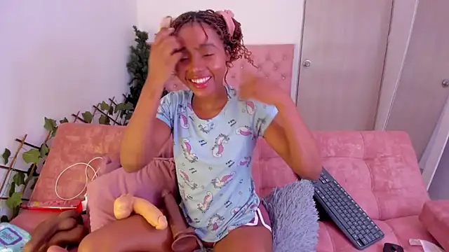 kimmysantoo online show from 11.13.25