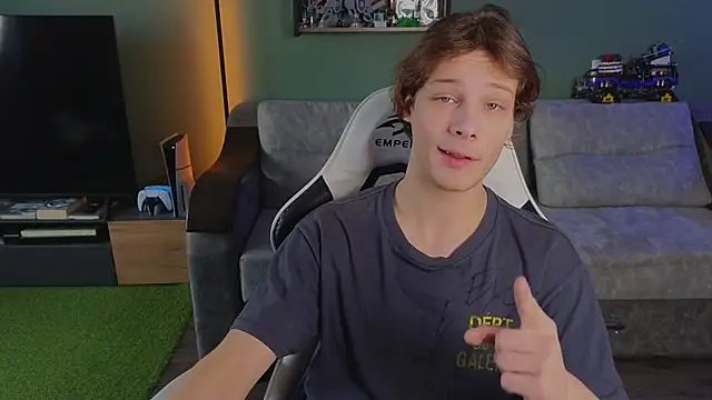 TeddyLiLboy online show from 10.25.25