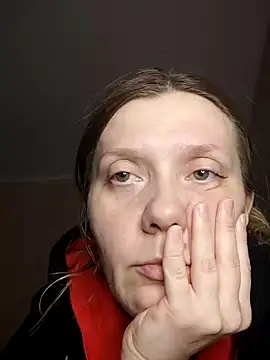 Snapshot of LeraSweet chatting on 12.27.24 LeraSweet online show from 12.27.24