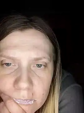 Snapshot of LeraSweet chatting on 01.24.25 LeraSweet online show from 01.24.25