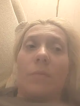 Snapshot of LeraSweet chatting on 09.18.25 LeraSweet online show from 09.18.25