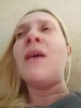 Snapshot of LeraSweet chatting on 10.19.25 LeraSweet online show from 10.19.25