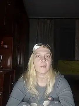 Snapshot of LeraSweet chatting on 11.08.25 LeraSweet online show from 11.08.25