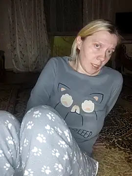 Snapshot of LeraSweet chatting on 11.15.25 LeraSweet online show from 11.15.25