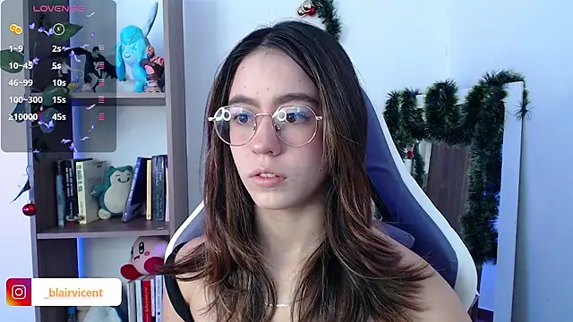 Snapshot of BlairVicent chatting on 12.03.24 BlairVicent online show from 12.03.24