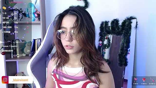 Snapshot of BlairVicent chatting on 12.04.24 BlairVicent online show from 12.04.24