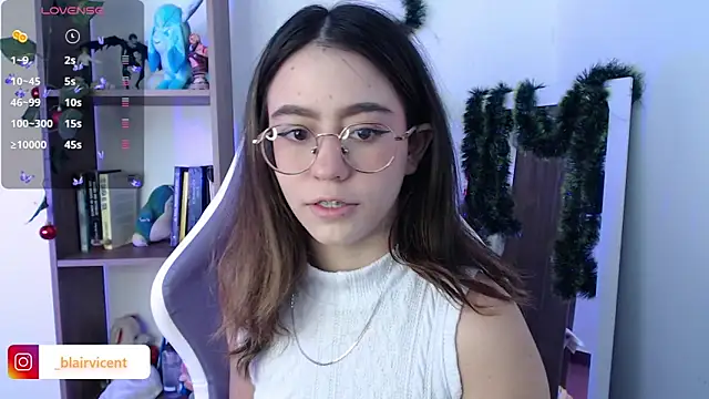 Snapshot of BlairVicent chatting on 12.11.24 BlairVicent online show from 12.11.24