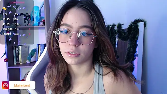 Snapshot of BlairVicent chatting on 12.13.24 BlairVicent online show from 12.13.24