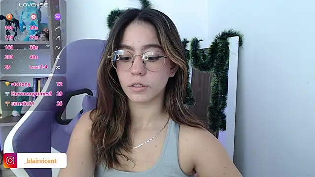 Snapshot of BlairVicent chatting on 12.13.24 BlairVicent online show from 12.13.24