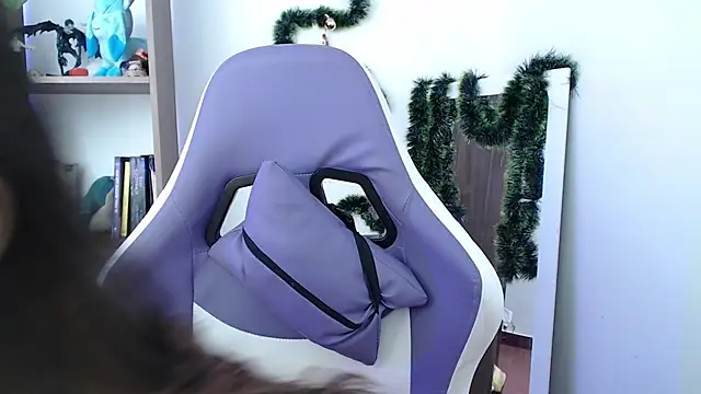 Snapshot of BlairVicent chatting on 12.18.24 BlairVicent online show from 12.18.24