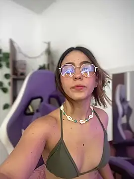 Snapshot of BlairVicent chatting on 01.24.25 BlairVicent online show from 01.24.25