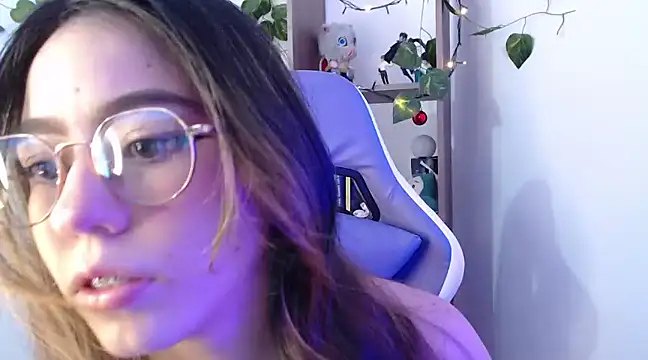 Snapshot of BlairVicent chatting on 02.10.25 BlairVicent online show from 02.10.25