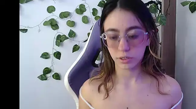 Snapshot of BlairVicent chatting on 03.19.25 BlairVicent online show from 03.19.25