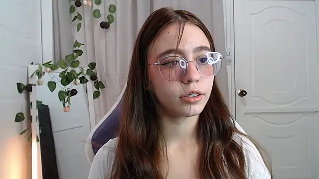 Snapshot of BlairVicent chatting on 11.05.25 BlairVicent online show from 11.05.25