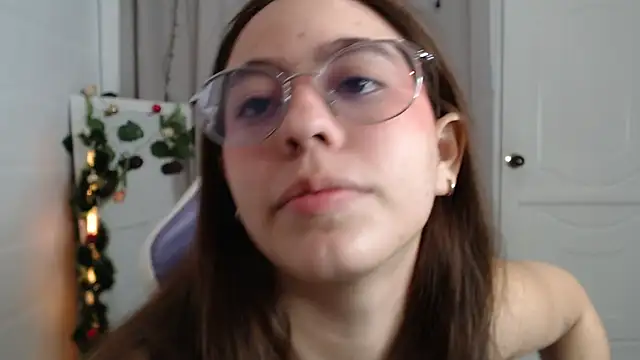 Snapshot of BlairVicent chatting on 12.04.25 BlairVicent online show from 12.04.25