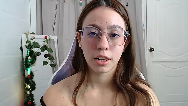 Snapshot of BlairVicent chatting on 12.15.25 BlairVicent online show from 12.15.25