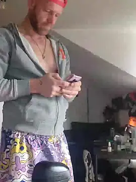 Snapshot of eltoulou chatting on 01.19.25 eltoulou online show from 01.19.25