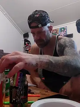 Snapshot of eltoulou chatting on 02.01.25 eltoulou online show from 02.01.25