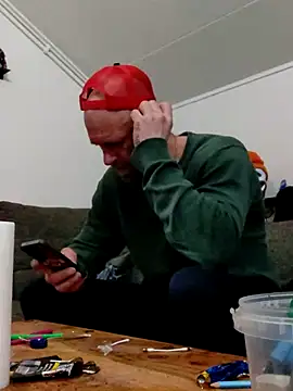 Snapshot of eltoulou chatting on 02.24.25 eltoulou online show from 02.24.25