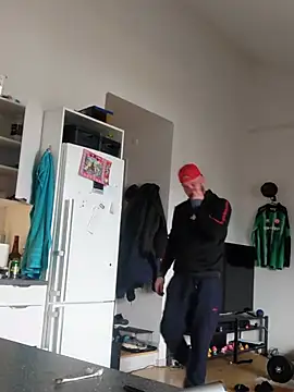 Snapshot of eltoulou chatting on 02.25.25 eltoulou online show from 02.25.25