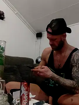 Snapshot of eltoulou chatting on 03.05.25 eltoulou online show from 03.05.25