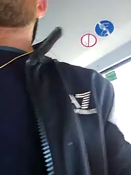 Snapshot of eltoulou chatting on 03.06.25 eltoulou online show from 03.06.25