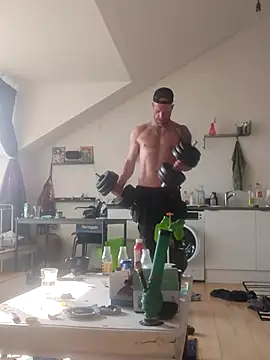 Snapshot of eltoulou chatting on 03.20.25 eltoulou online show from 03.20.25